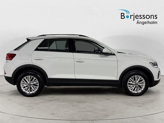 Volkswagen T-Roc 2 of 5