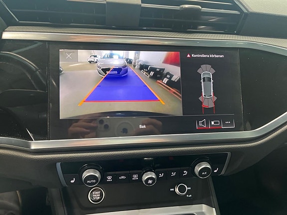 Audi Q3 14 of 18
