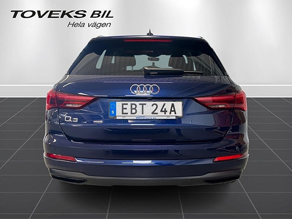 Audi Q3 4 of 5