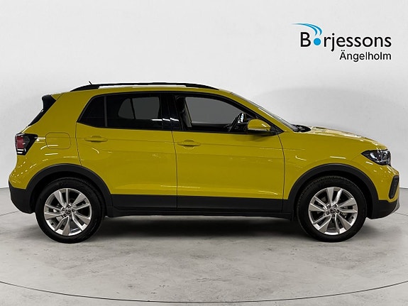 Volkswagen T-Cross 2 of 5