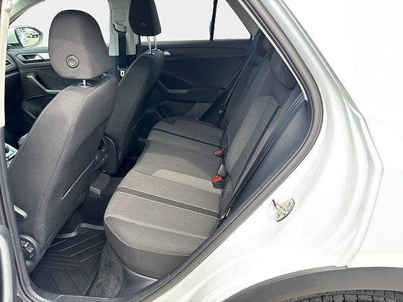 Volkswagen T-Roc 13 of 14