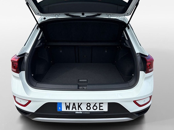 Volkswagen T-Roc 14 of 14