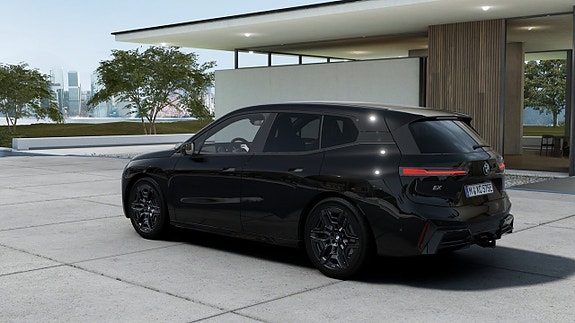 BMW iX 2 of 13