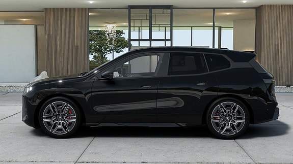 BMW iX 4 of 13