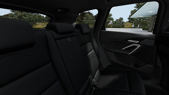 BMW iX1 11 of 13