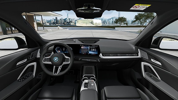 BMW iX1 9 of 13
