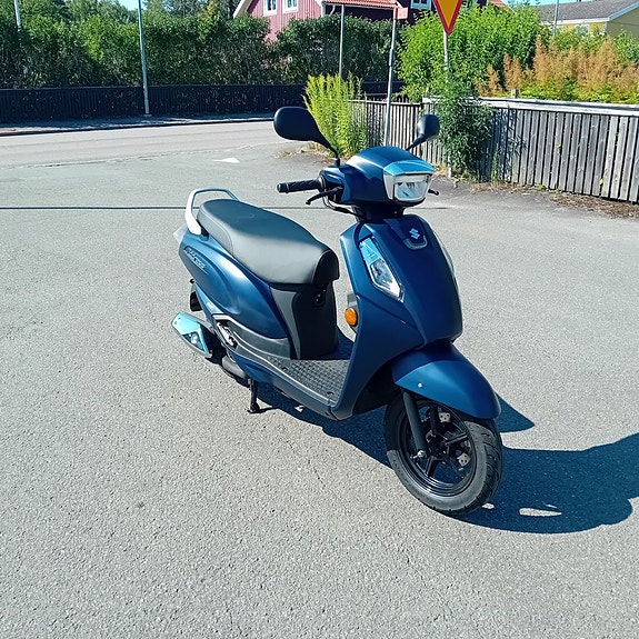 Suzuki ADRESS 125 2 of 6