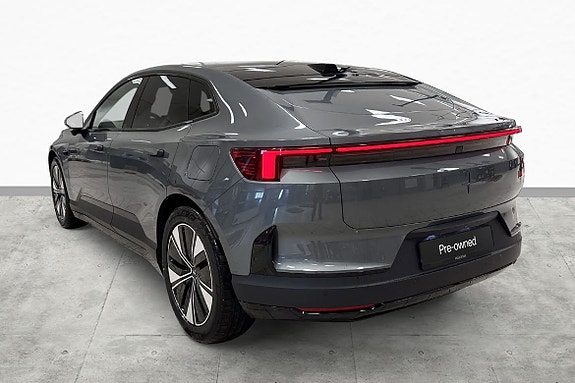 Polestar 4 8 of 18