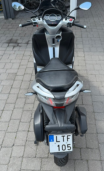 Piaggio MP3 4 of 6