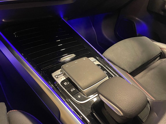 Mercedes-Benz GLB200 d 19 of 26