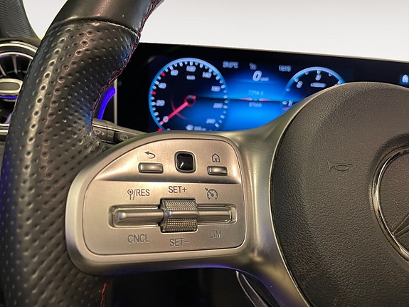 Mercedes-Benz GLB200 d 21 of 26