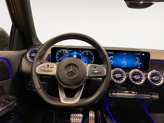Mercedes-Benz GLB200 d 12 of 26