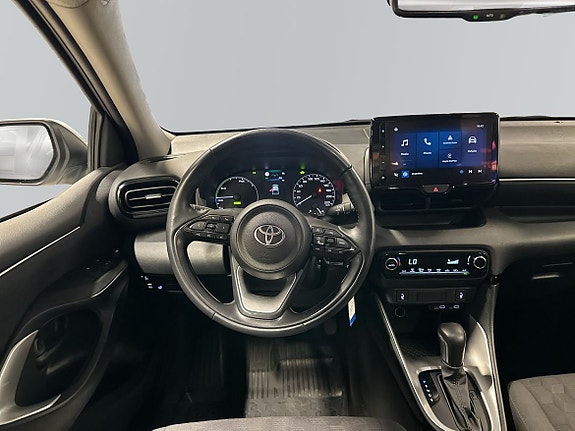 Toyota Yaris 9 of 12