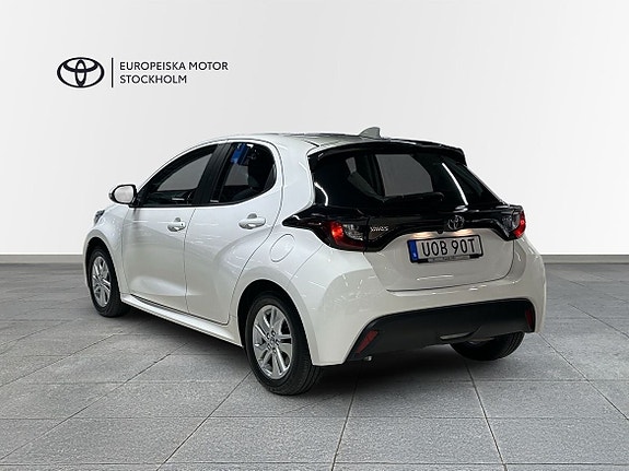 Toyota Yaris 2 of 12