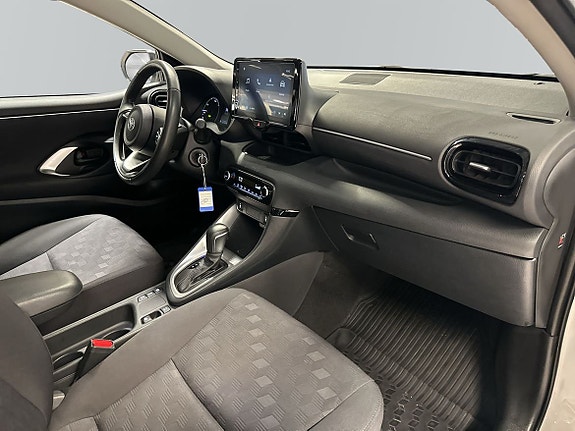 Toyota Yaris 6 of 12