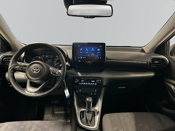 Toyota Yaris 8 of 12