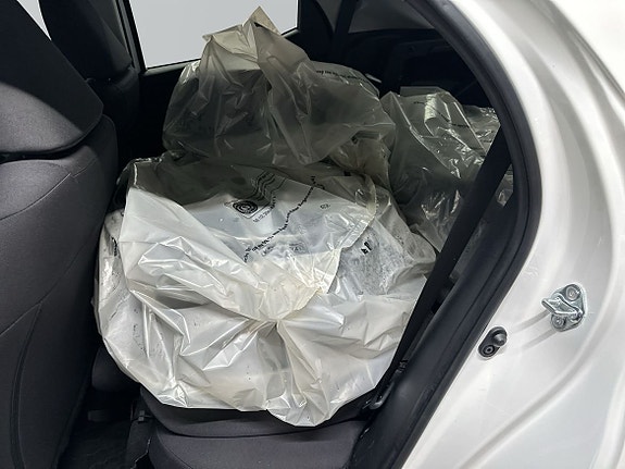 Toyota Yaris 7 of 12