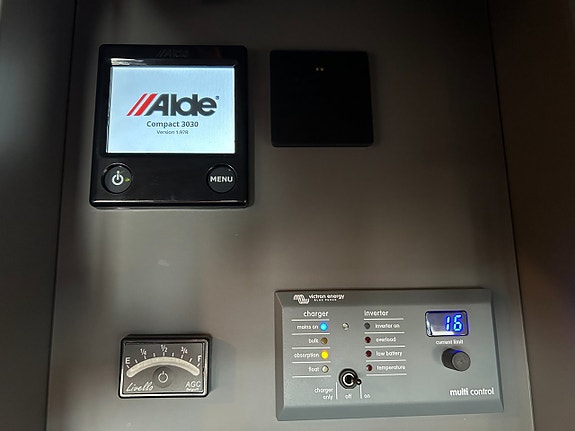 Niesmann + Bischoff iSmove 6.9 E / ALDE / Hydraul-ben / Solcell 220w / Litium450ah/F2F/ 21 of 30