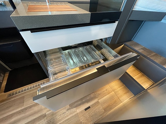 Niesmann + Bischoff iSmove 6.9 E / ALDE / Hydraul-ben / Solcell 220w / Litium450ah/F2F/ 30 of 30