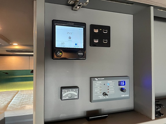 Niesmann + Bischoff iSmove 6.9 E / ALDE / Hydraul-ben / Solcell 220w / Litium450ah/F2F/ 29 of 30