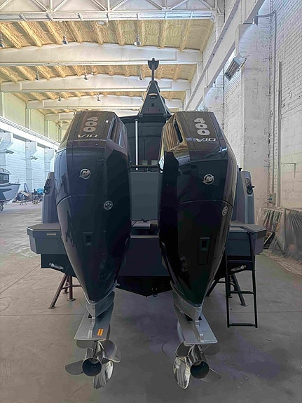 Jaktar J-30 | 2x Mercury VERADO V10 400 7 of 17