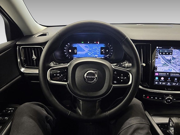 Volvo V60 Cross Country 8 of 16