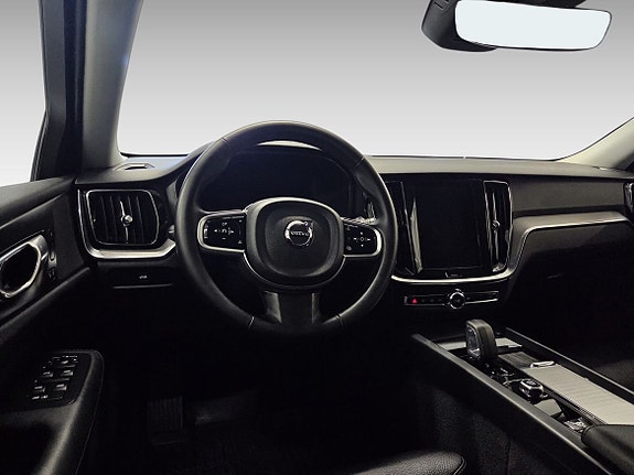 Volvo V60 Cross Country 7 of 16