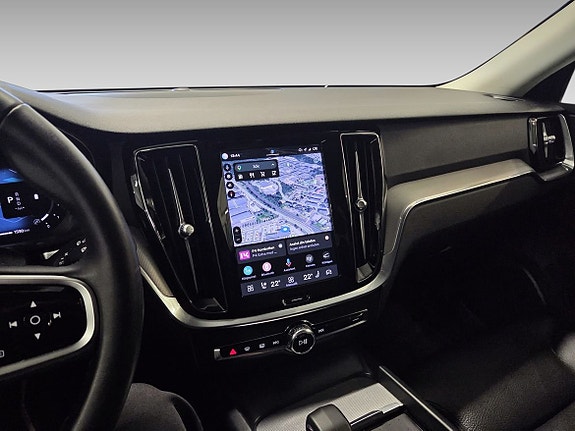 Volvo V60 Cross Country 9 of 16