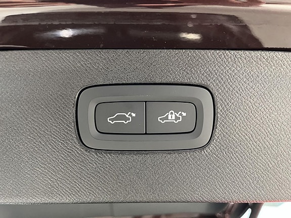 Volvo XC90 14 of 19