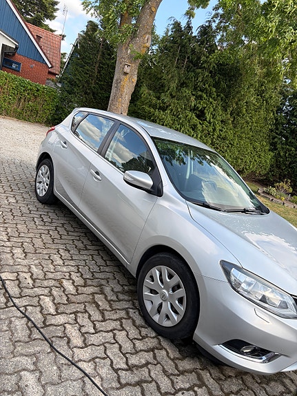 Nissan Pulsar 4 of 5