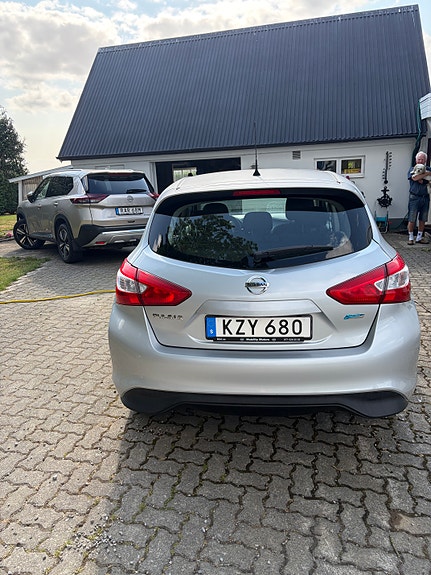Nissan Pulsar 3 of 5