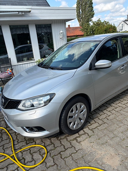 Nissan Pulsar 2 of 5