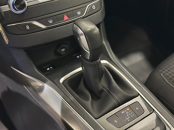 Peugeot 308 SW 15 of 19