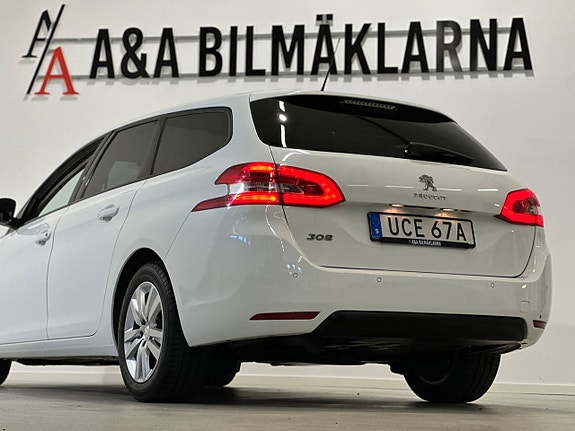 Peugeot 308 SW 11 of 19