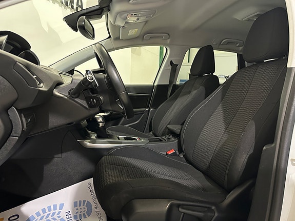 Peugeot 308 SW 13 of 19