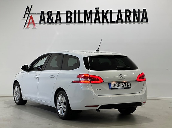 Peugeot 308 SW 9 of 19