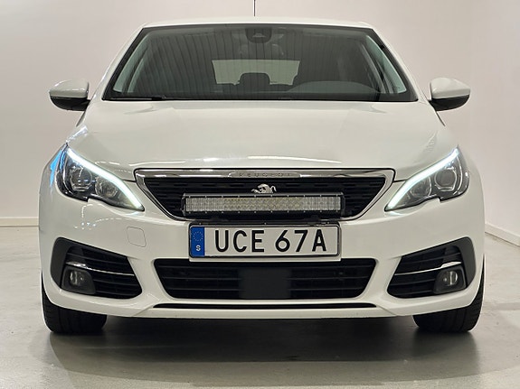 Peugeot 308 SW 8 of 19