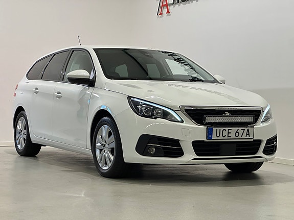 Peugeot 308 SW 7 of 19