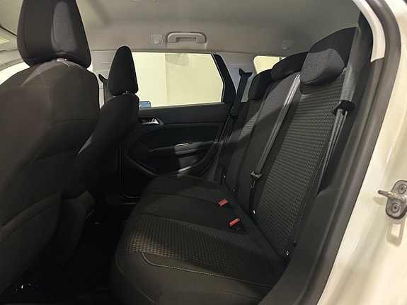 Peugeot 308 SW 12 of 19