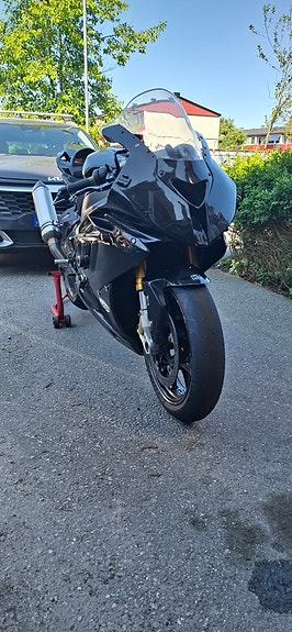 BMW S1000rr 2 of 5