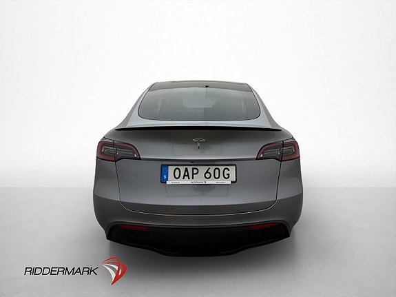 Tesla Model Y 8 of 30