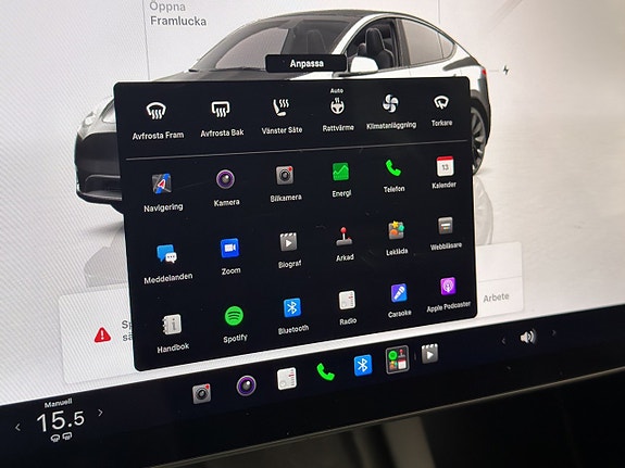 Tesla Model Y 16 of 30