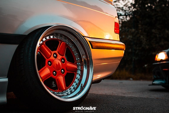 BMW 328i 2 of 4