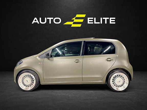 Volkswagen UP! 2 of 5
