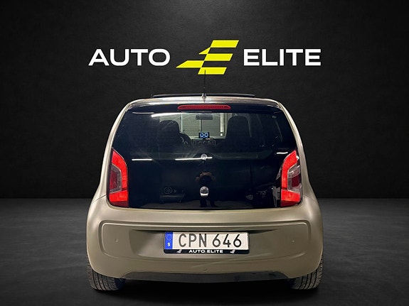 Volkswagen UP! 4 of 5