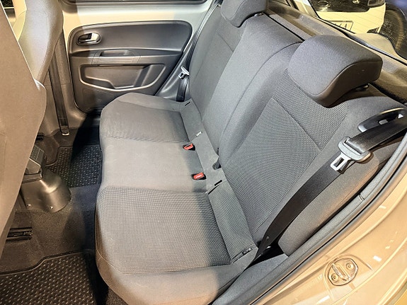 Volkswagen UP! 19 of 20