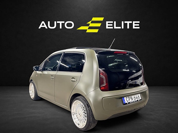 Volkswagen UP! 3 of 5