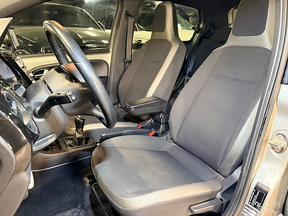 Volkswagen UP! 11 of 20