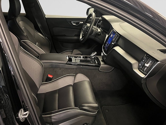 Volvo V60 14 of 24