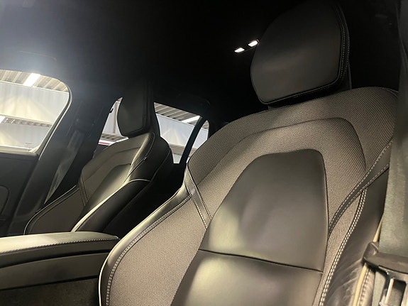 Volvo V60 17 of 24